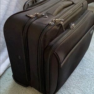 Solo Sterling 16-Inch Wheeled Laptop Overnight Bag